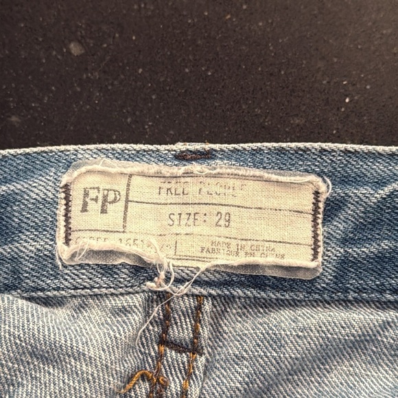 Free People Eliot Rainbow Embroidered Jean Shorts SZ 29 - Picture 5 of 5